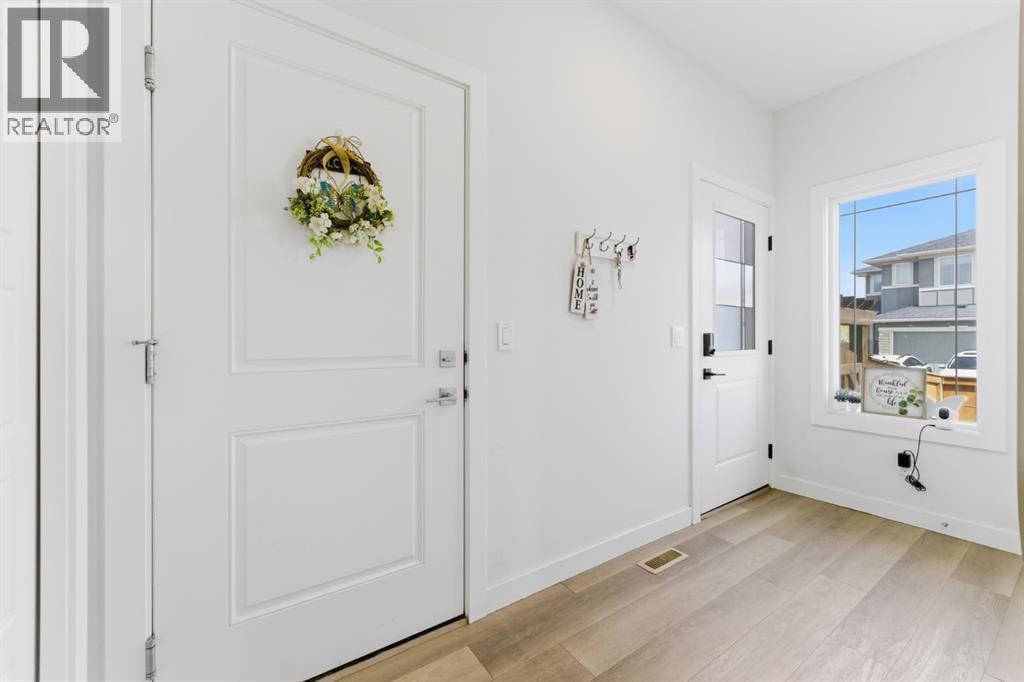 936 Langholm Drive SE — photo 3