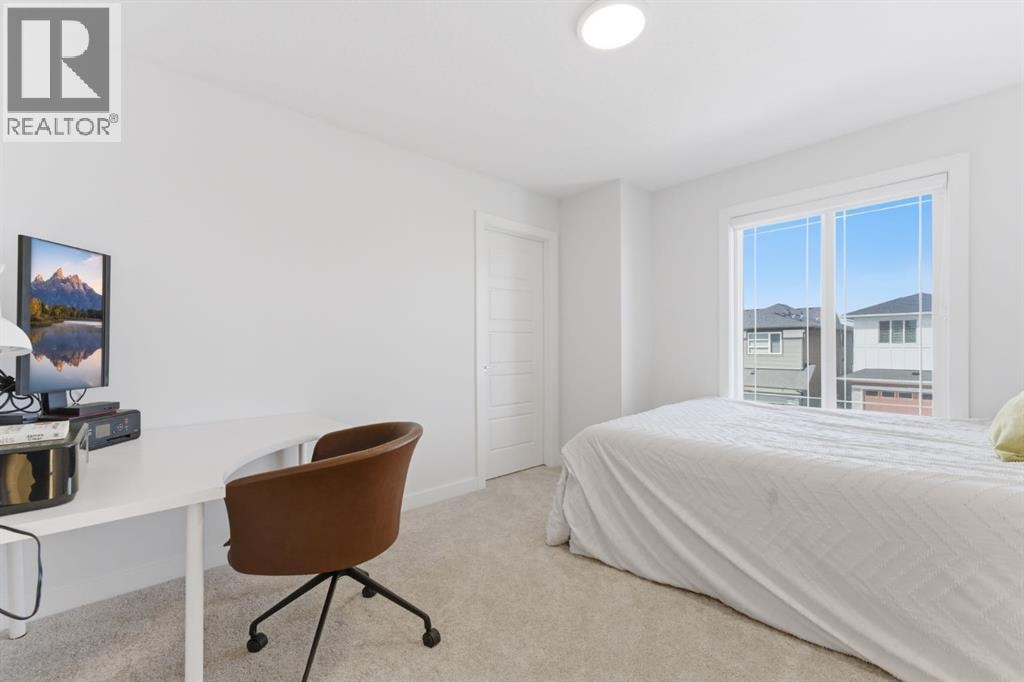 936 Langholm Drive SE — photo 31