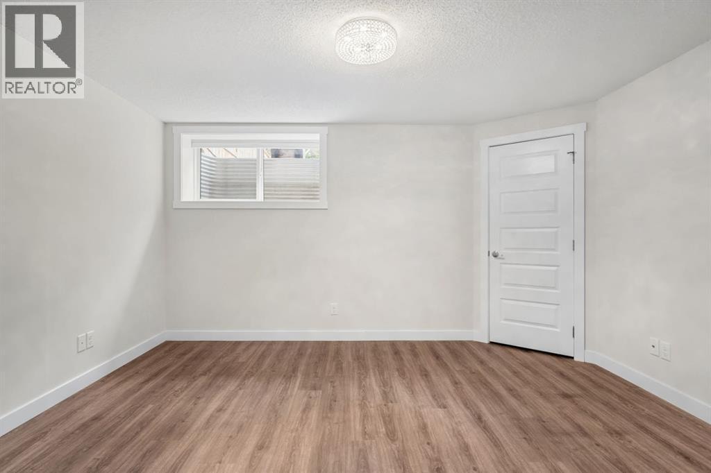 517 Mckenzie Towne Close SE — photo 13