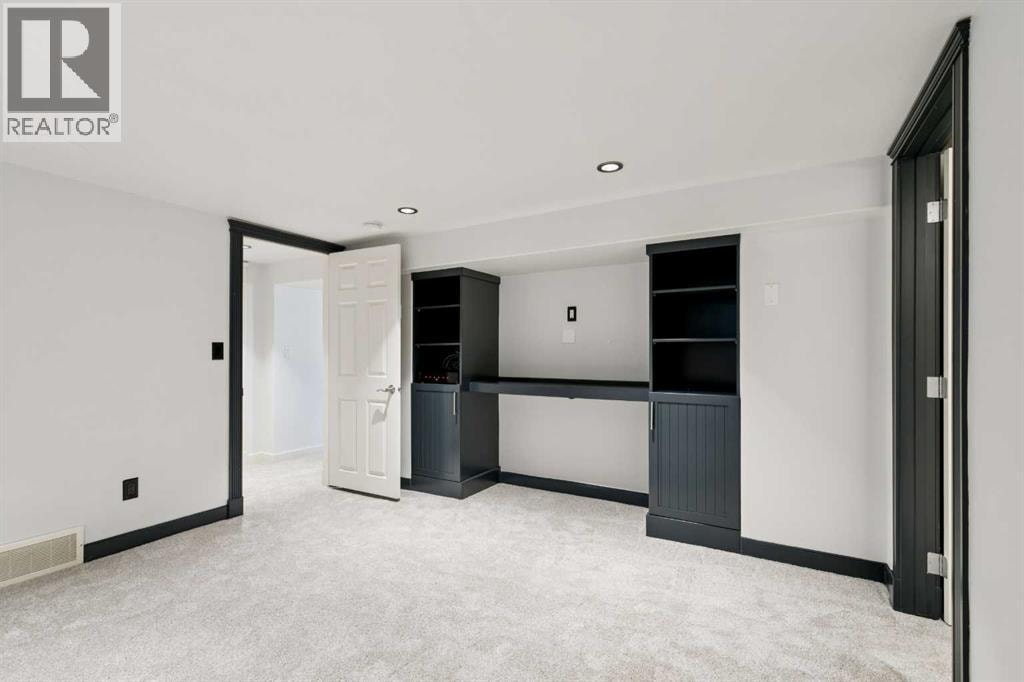 2136 26 Avenue SW — photo 26