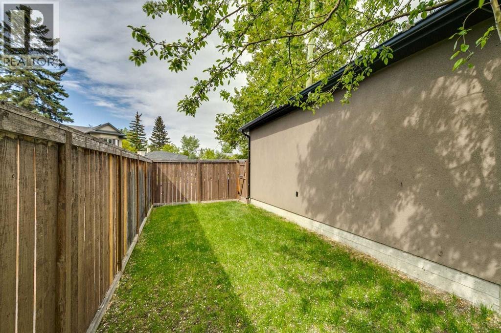 2136 26 Avenue SW — photo 34