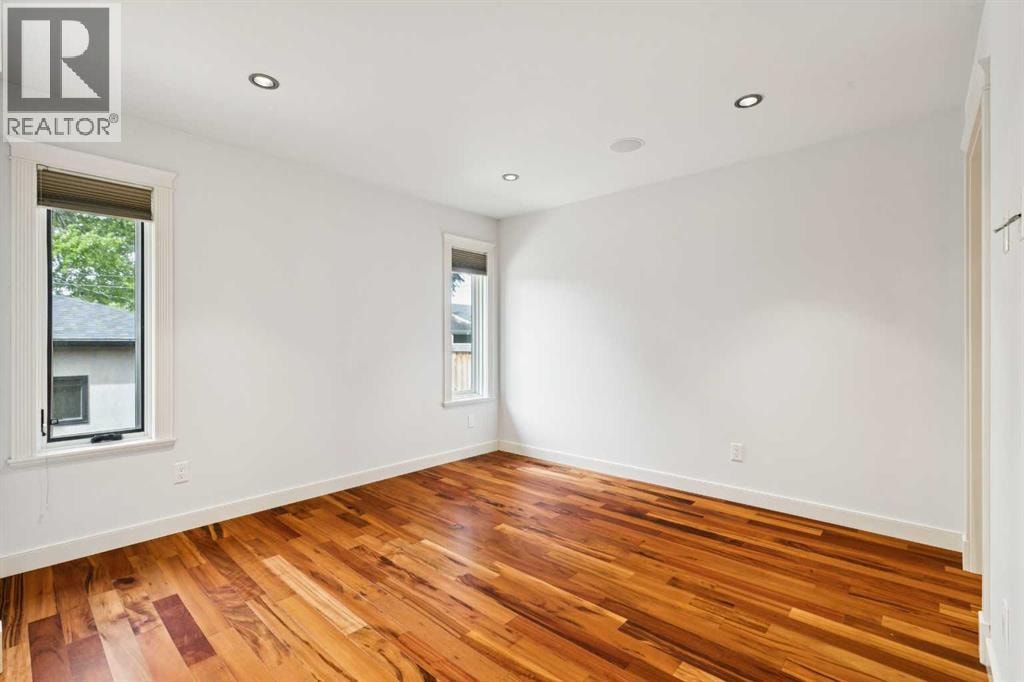 2136 26 Avenue SW — photo 11