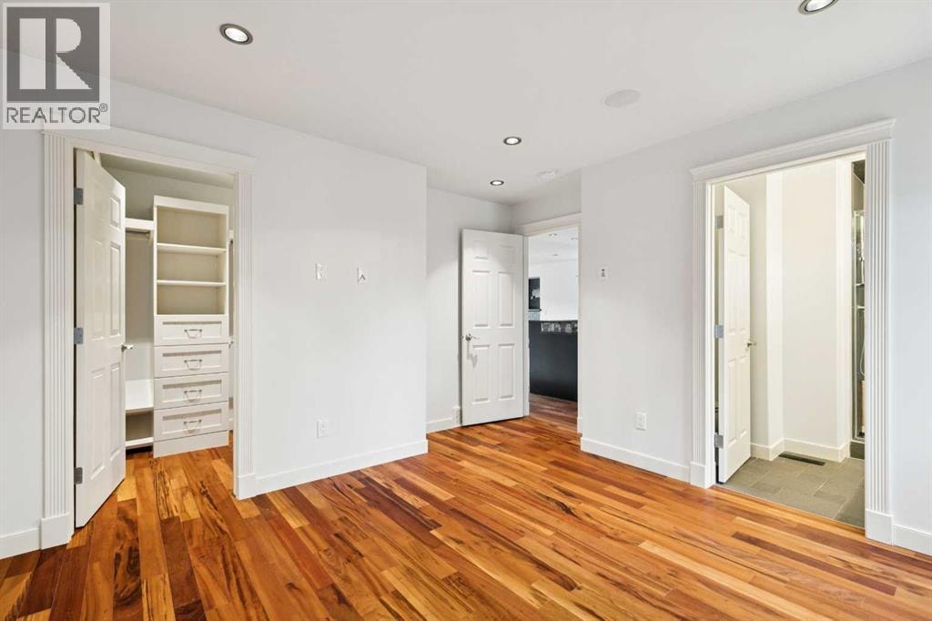 2136 26 Avenue SW — photo 12