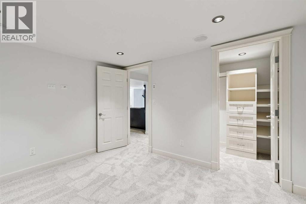 2136 26 Avenue SW — photo 23