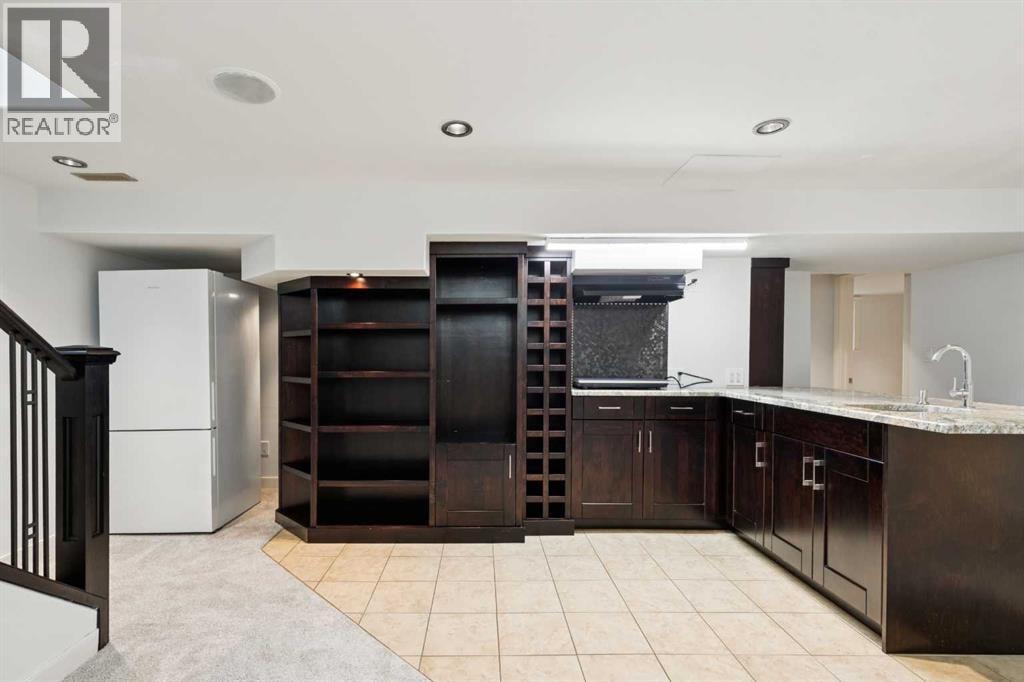 2136 26 Avenue SW — photo 20
