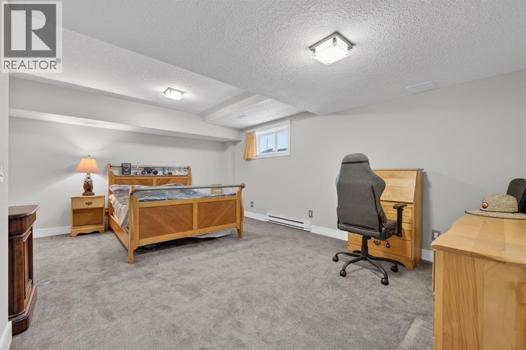 222 Diamond Drive SE — photo 37