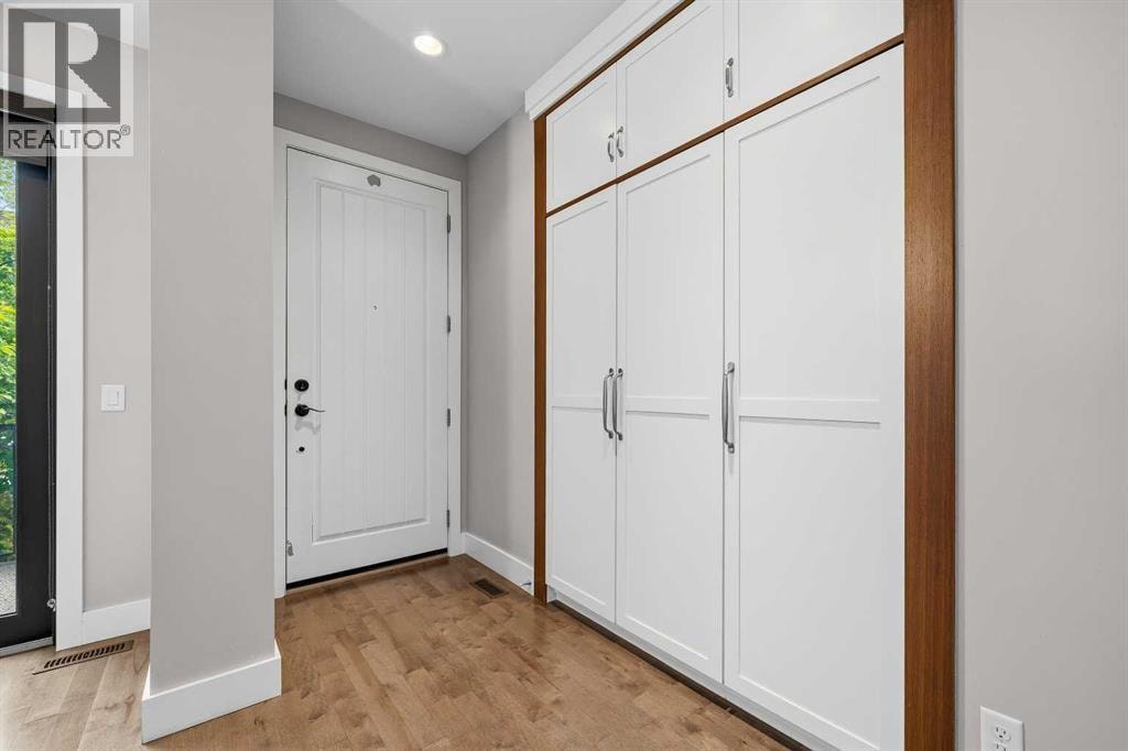 740 24 Avenue SE — photo 10