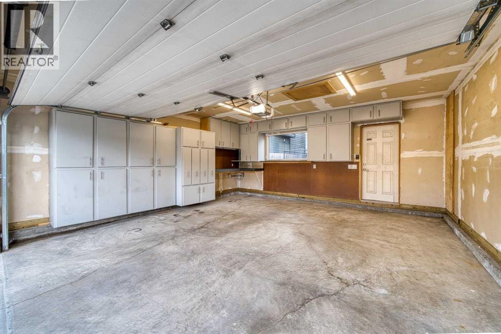 740 24 Avenue SE — photo 43