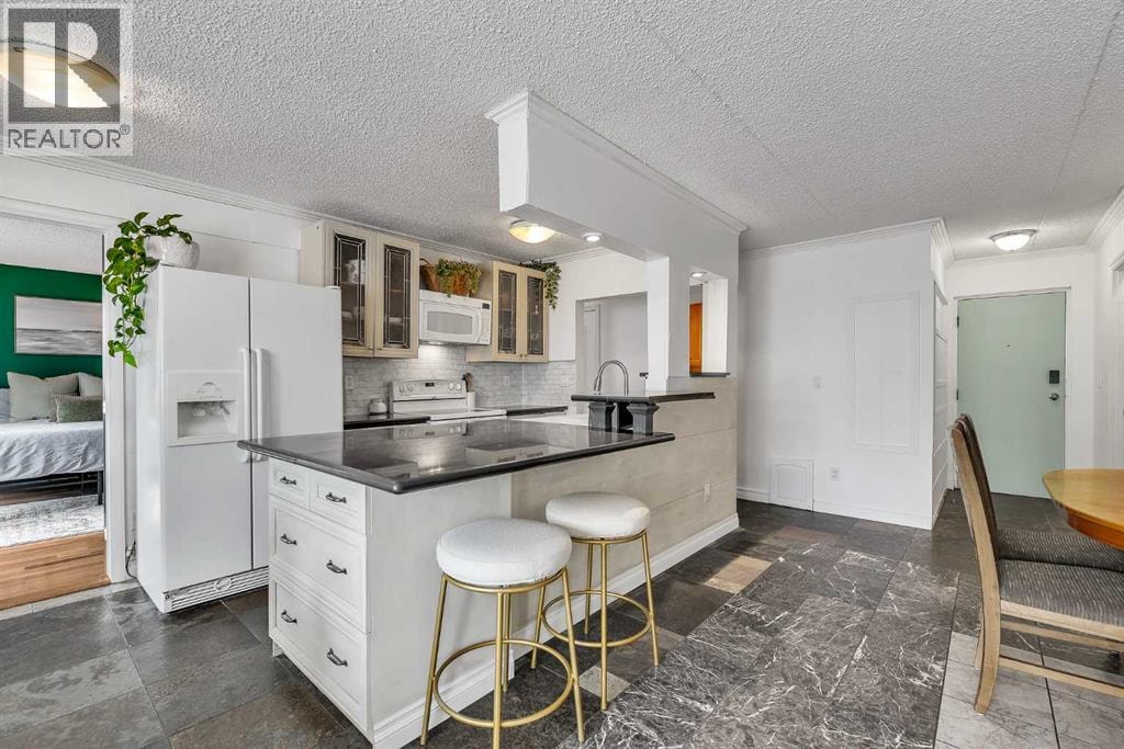 605, 128 15 Avenue SW — photo 12