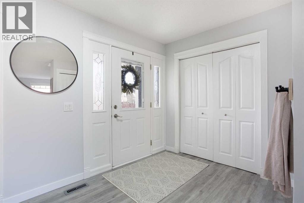 8 Thorndale Close SE — photo 13