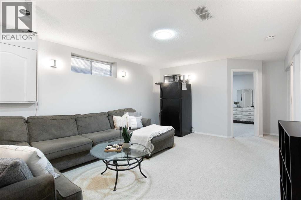 8 Thorndale Close SE — photo 29