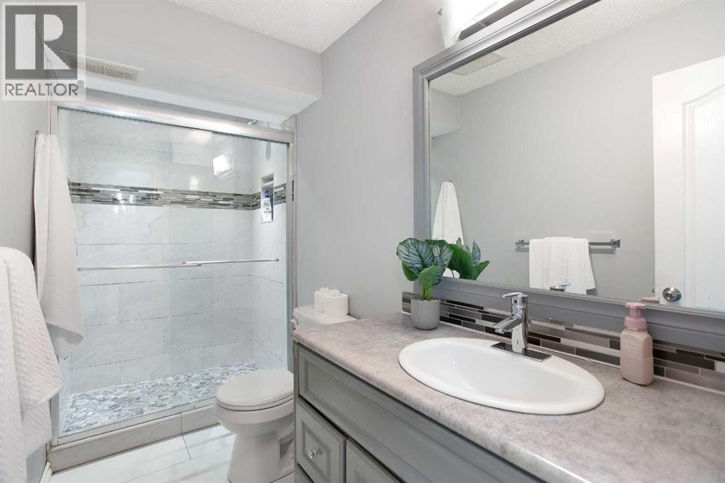 8 Thorndale Close SE — photo 31