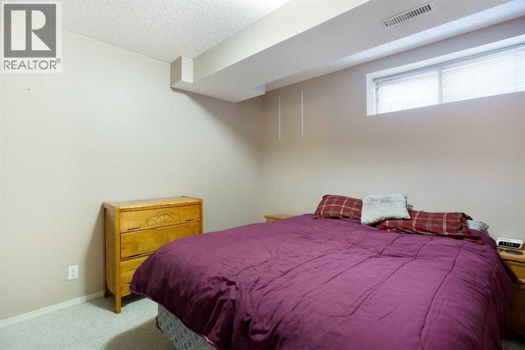8 Thorndale Close SE — photo 32