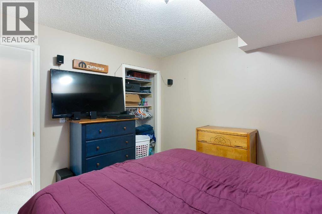 8 Thorndale Close SE — photo 33