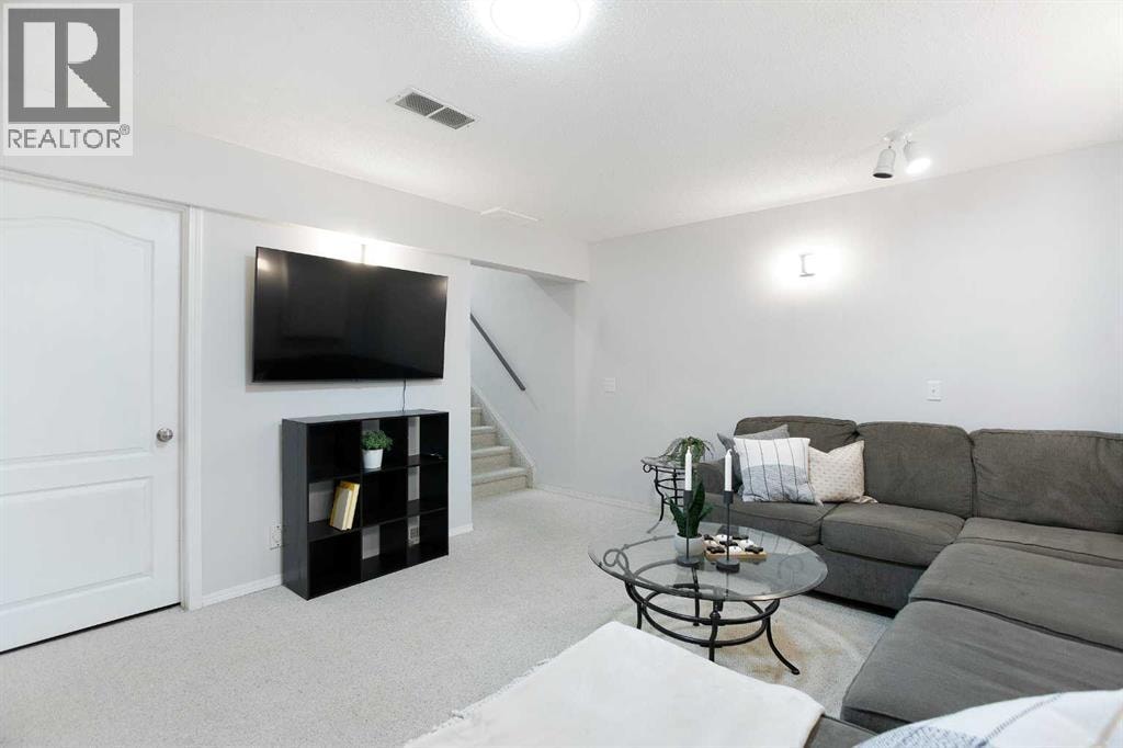 8 Thorndale Close SE — photo 30