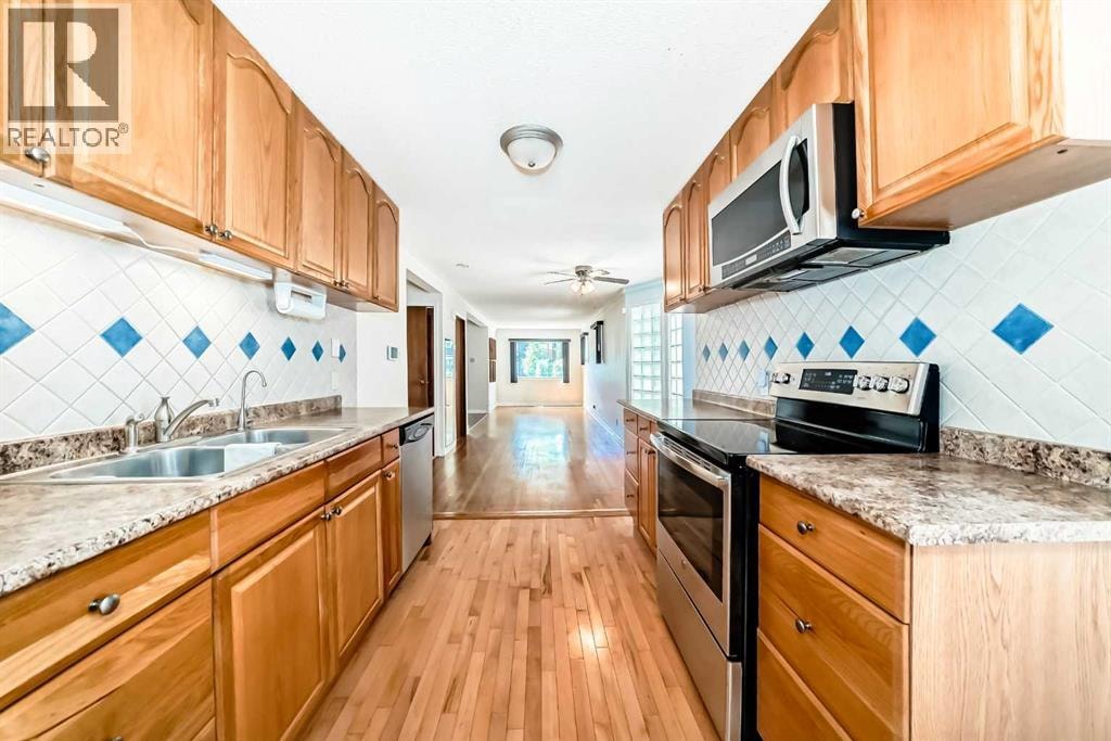 334 3 Avenue NE — photo 14
