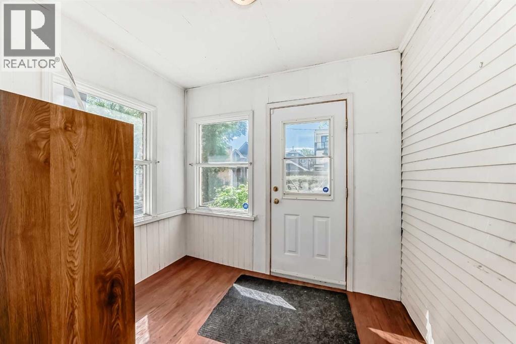 334 3 Avenue NE — photo 6