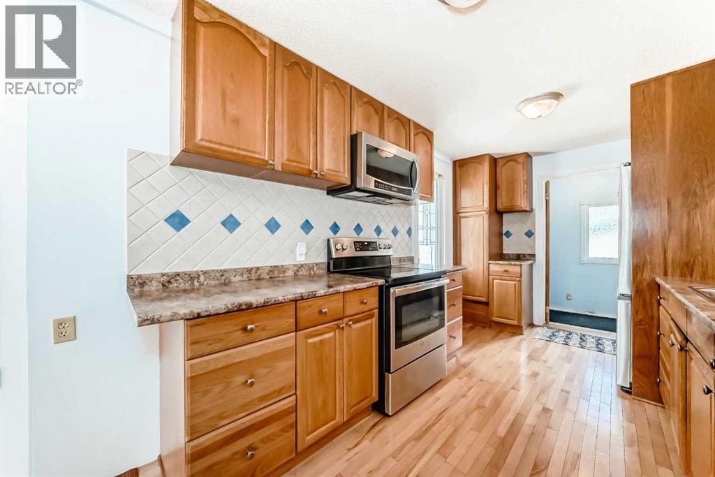 334 3 Avenue NE — photo 11