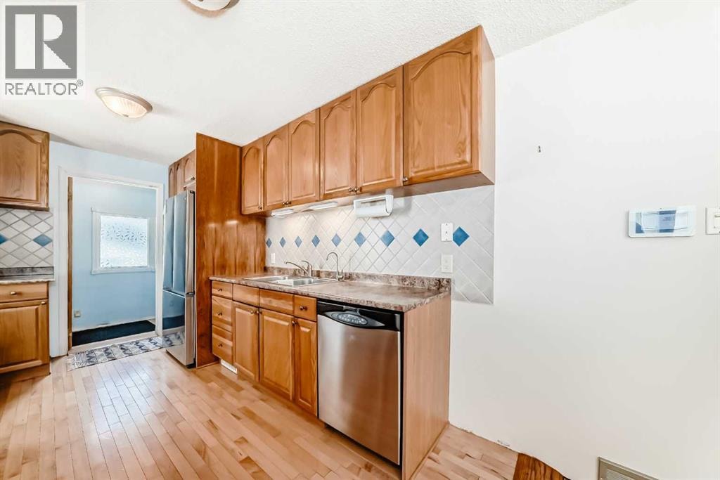 334 3 Avenue NE — photo 12