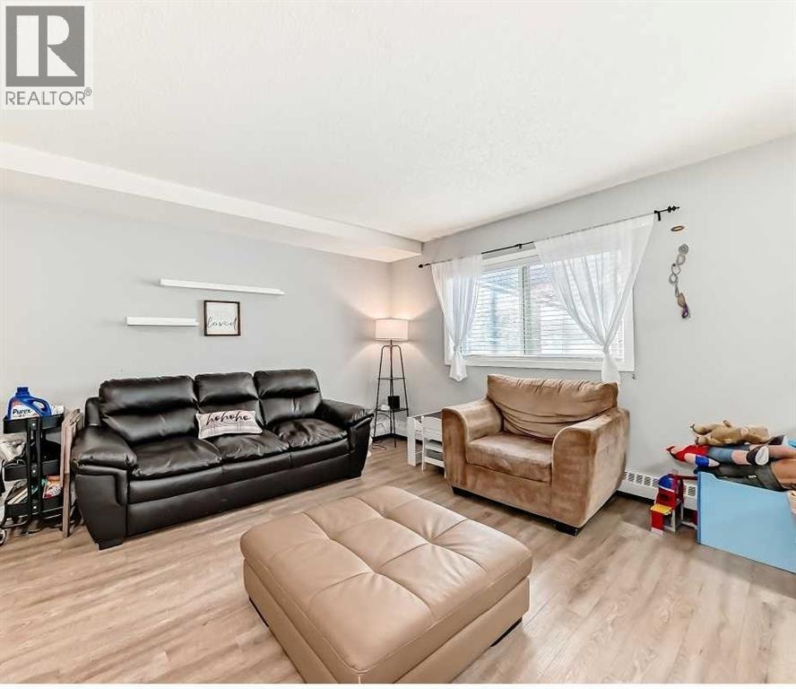 100, 2508 17 Street SW — photo 3