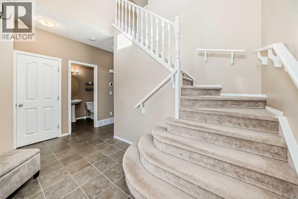 73 Royal Birch Way NW — photo 4