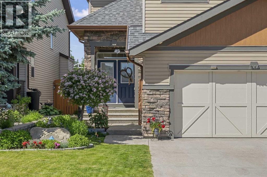 144 Silverado Skies Manor SW — photo 2