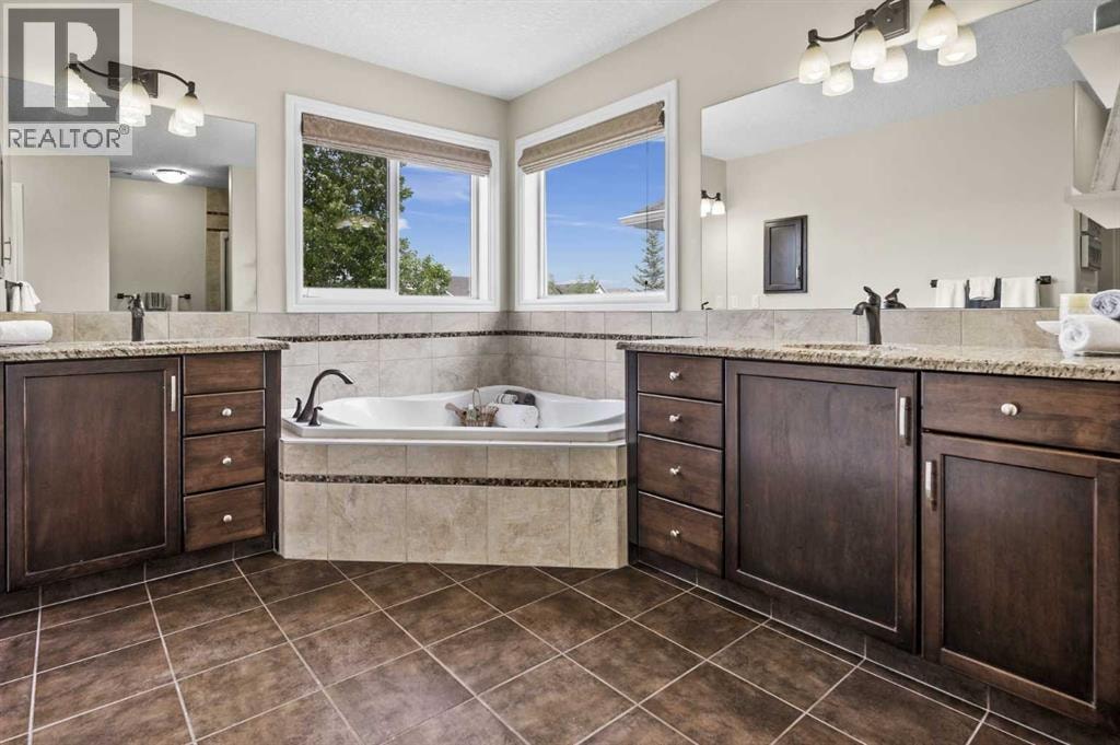 144 Silverado Skies Manor SW — photo 25