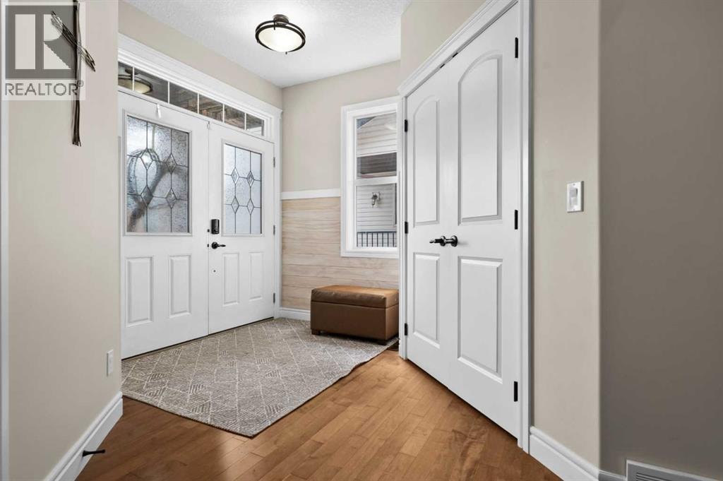 144 Silverado Skies Manor SW — photo 3