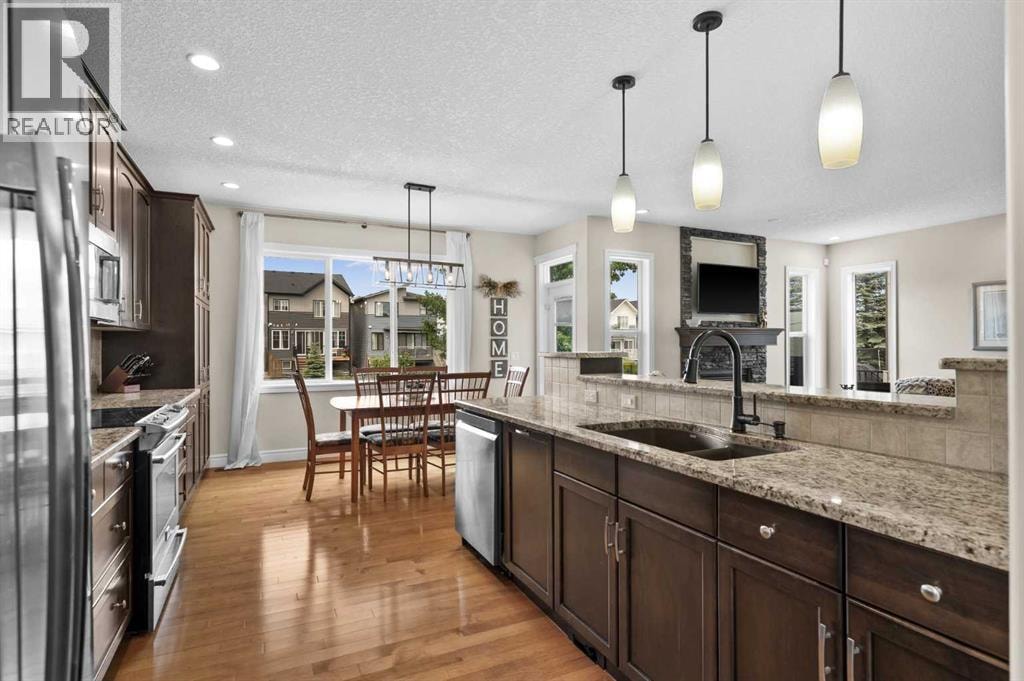 144 Silverado Skies Manor SW — photo 7