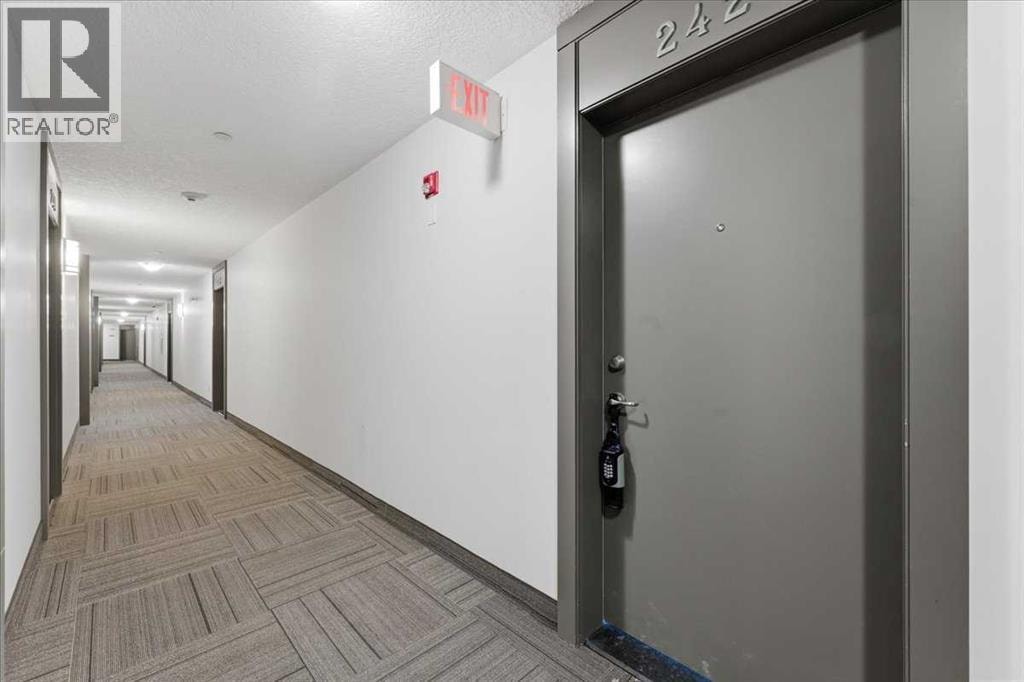 242, 30 Royal Oak Plaza NW — photo 7