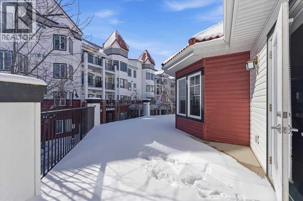 242, 30 Royal Oak Plaza NW — photo 36