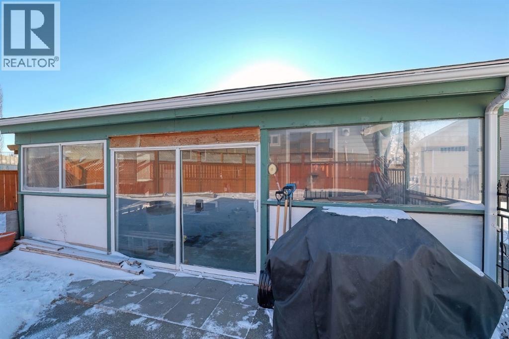 70 Elizabeth Way SE — photo 41