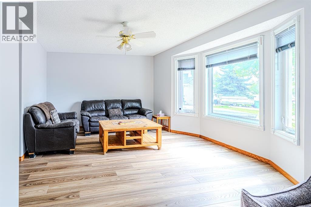 70 Elizabeth Way SE — photo 10