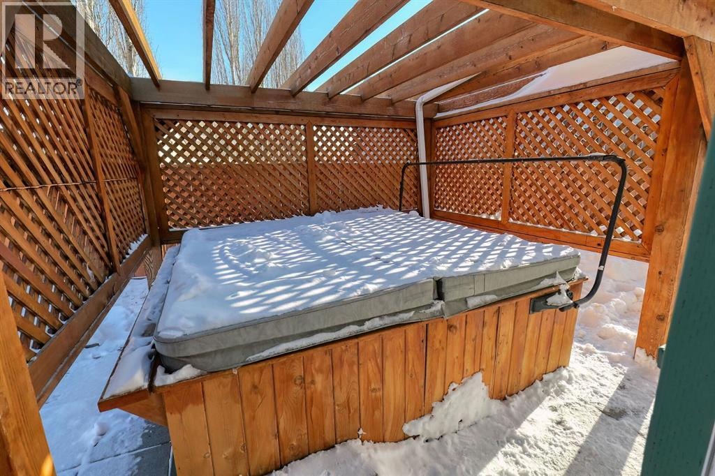 70 Elizabeth Way SE — photo 40