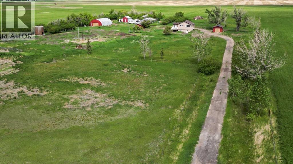 263080 Township Road 270A — photo 1