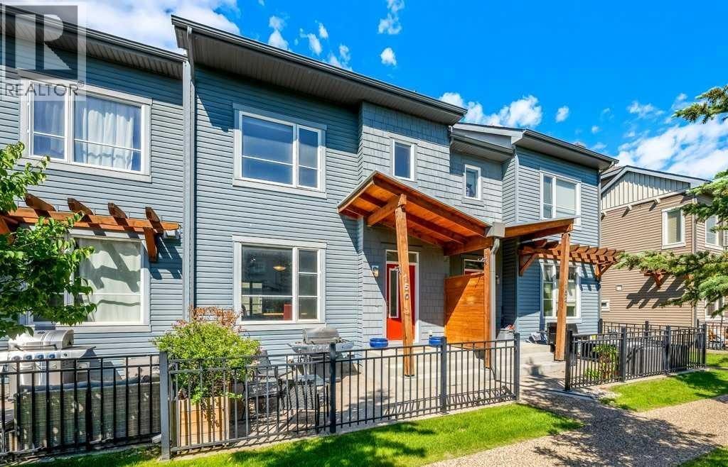 150 Chapalina Square SE — photo 1