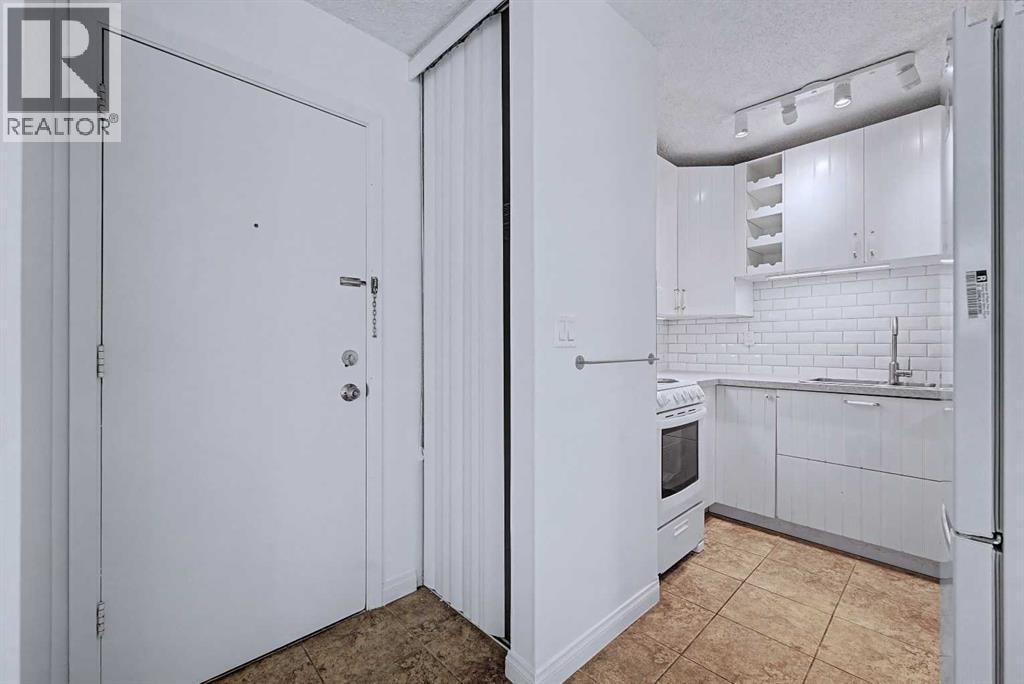 402C, 5601 Dalton Drive NW — photo 3