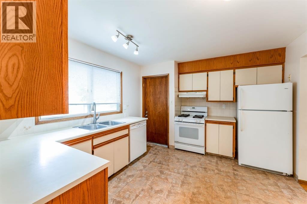 7511 Huntridge Crescent NE — photo 11