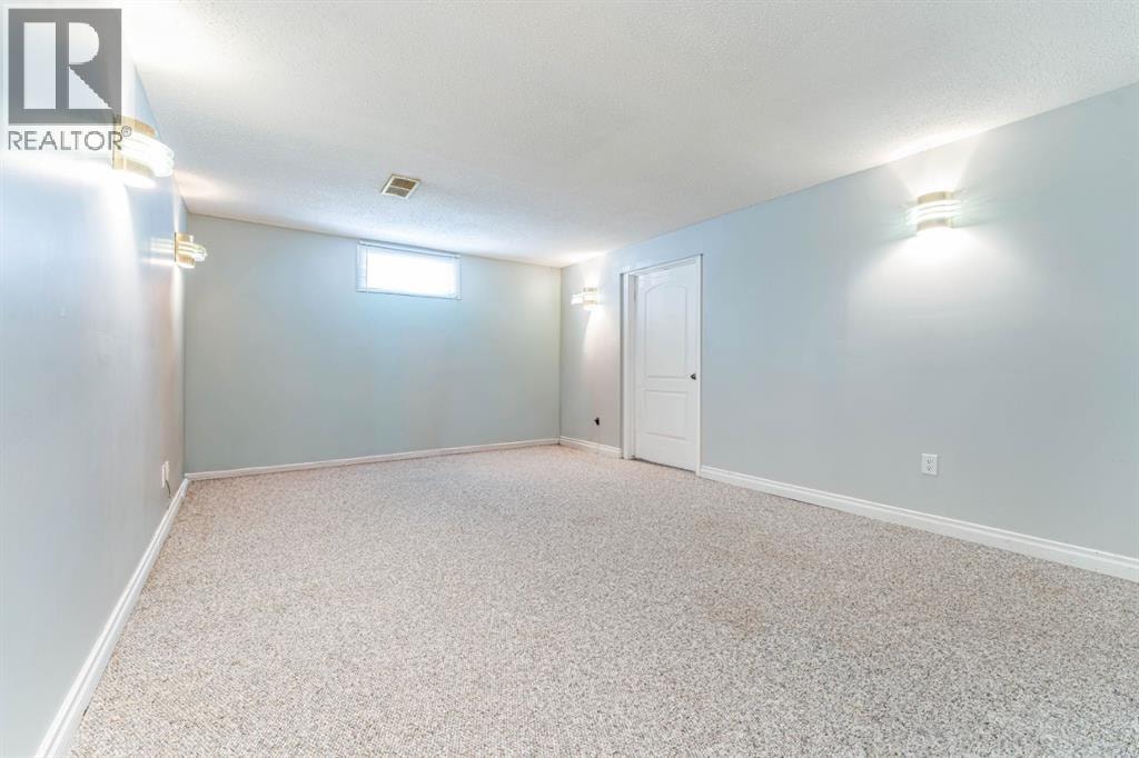 7511 Huntridge Crescent NE — photo 28