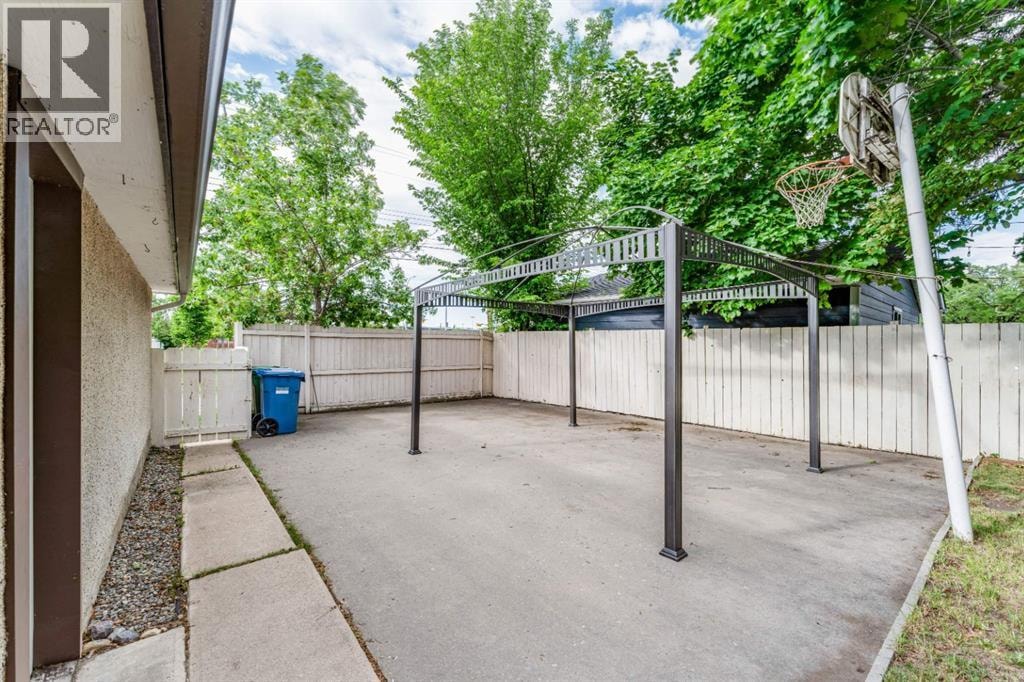 7511 Huntridge Crescent NE — photo 38