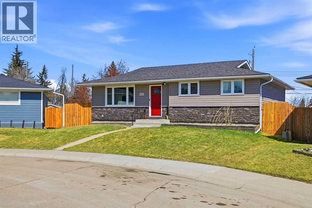 1012 Riddell Place SE — photo 3