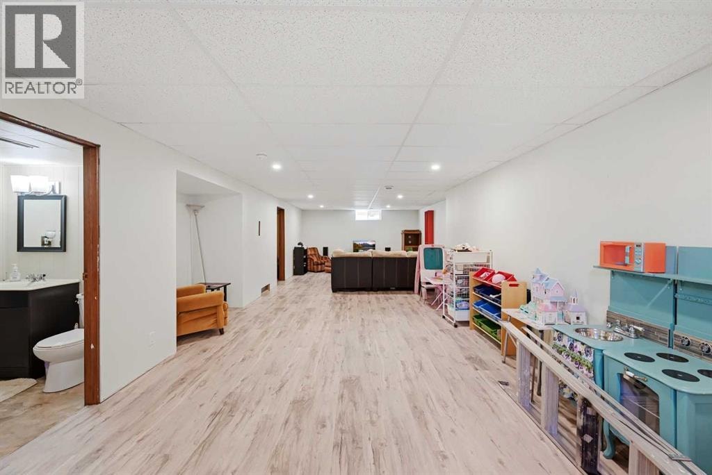 1012 Riddell Place SE — photo 26