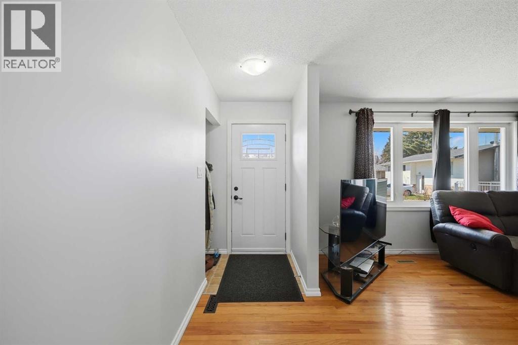 1012 Riddell Place SE — photo 6