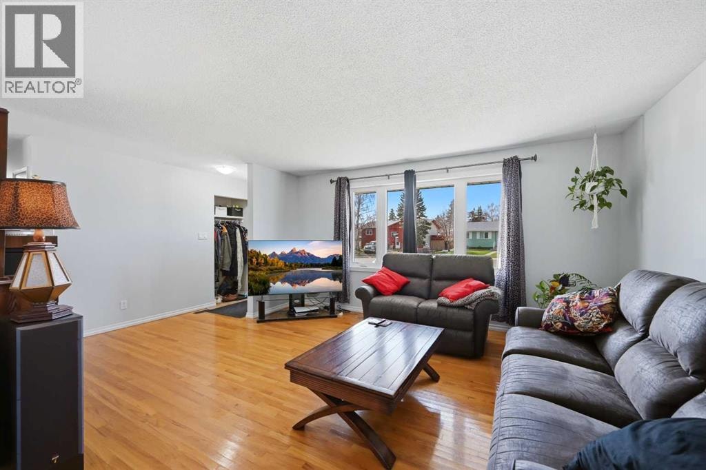 1012 Riddell Place SE — photo 9