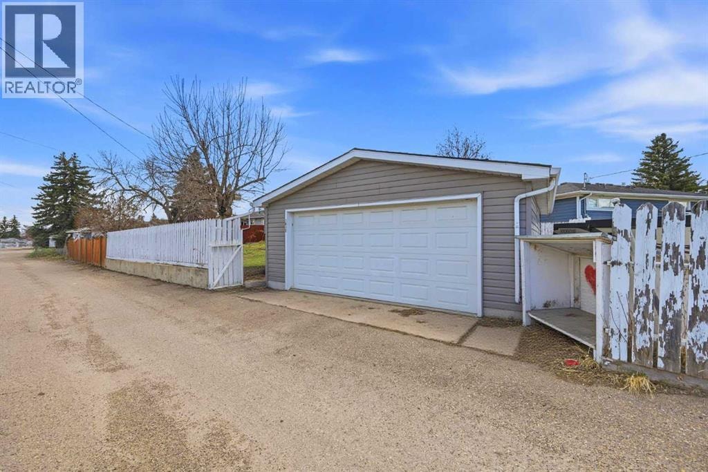 1012 Riddell Place SE — photo 37