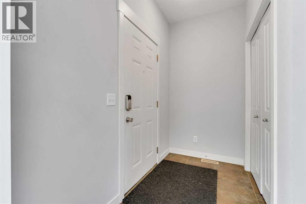 304 Rainbow Falls Drive — photo 2