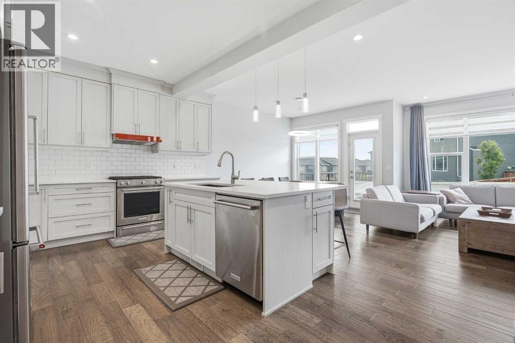 452 Evansglen Drive NW — photo 2