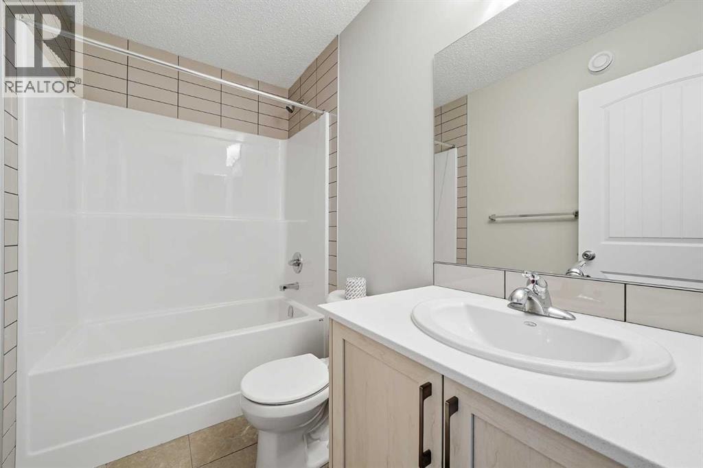 831 Wolf Willow Boulevard SE — photo 32