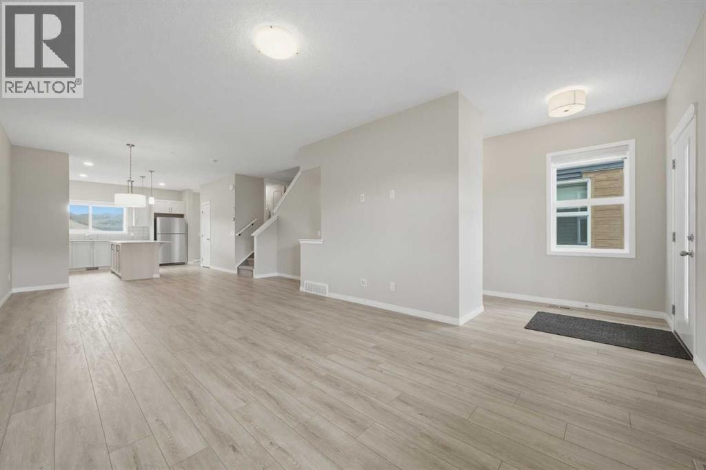 831 Wolf Willow Boulevard SE — photo 6