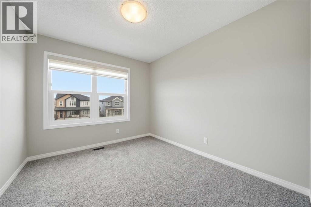831 Wolf Willow Boulevard SE — photo 24